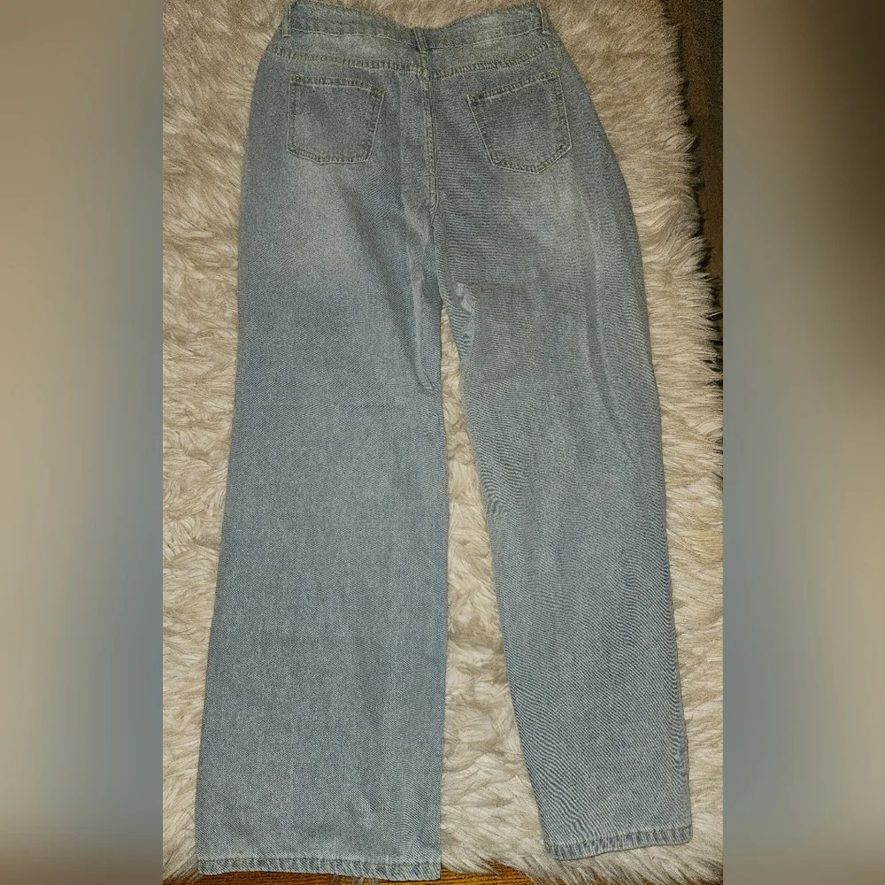 SHEIN Light Wash High-Rise Distressed Straight Leg Jeans – Size L